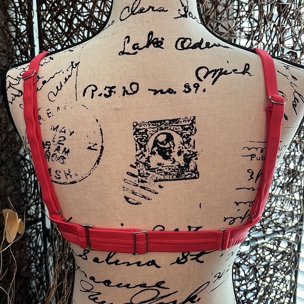 VENUS Swimwear Coral Bathing Suit Top - Picture 4 of 4